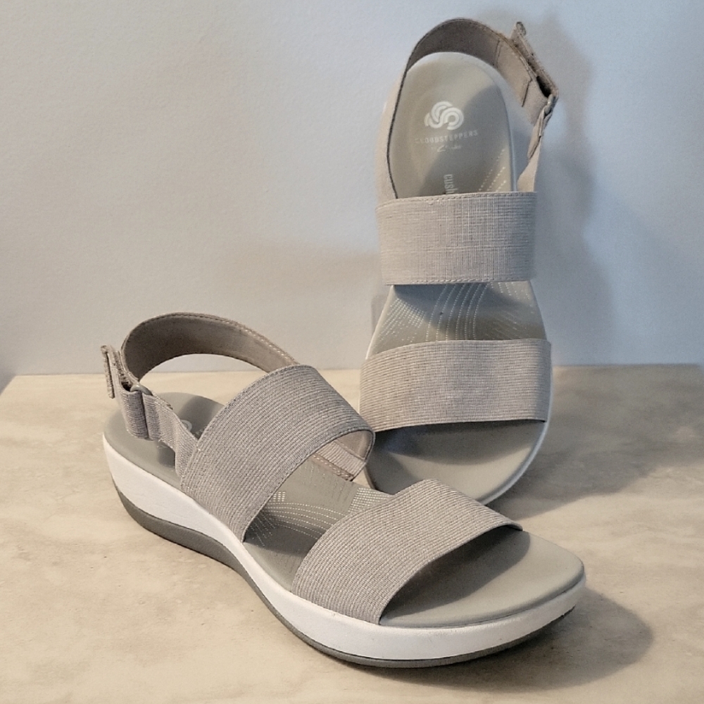 Cloudsteppers By Clarks Light Gray Sandals Size 8